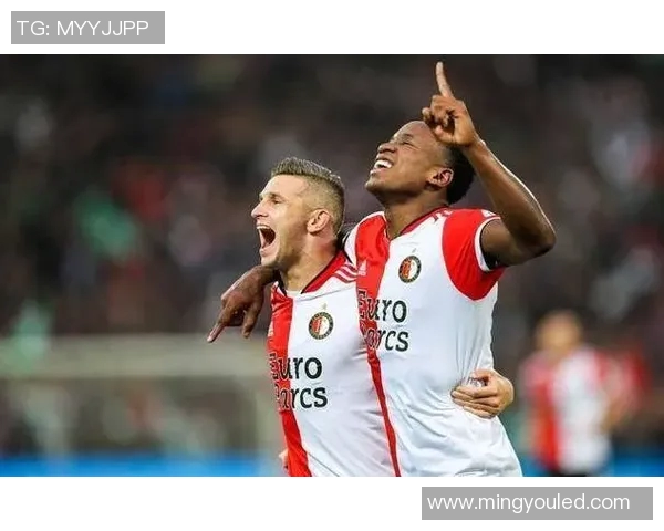 李伟专访揭秘篮球成功秘诀与欧冠足球的精彩对比分析